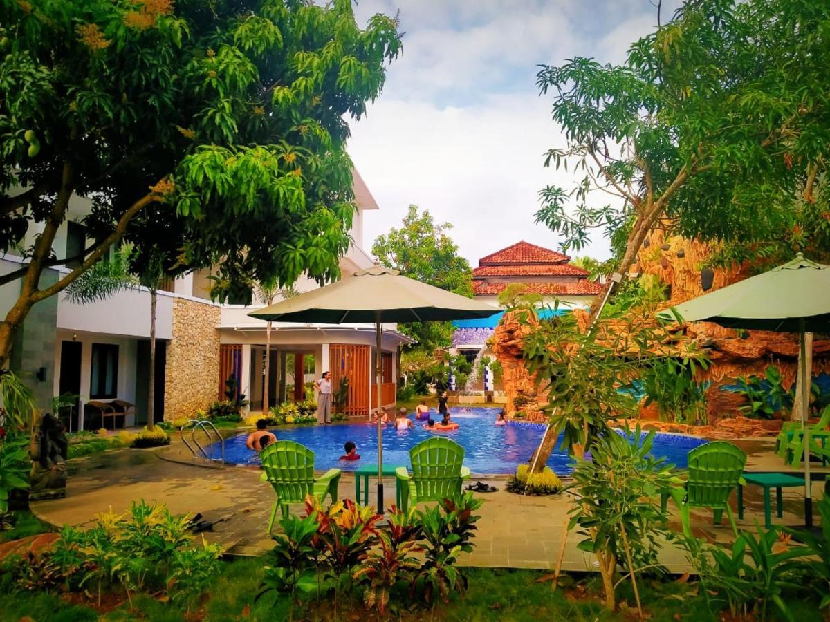 Long Beach Hotel Pangandaran Exterior foto
