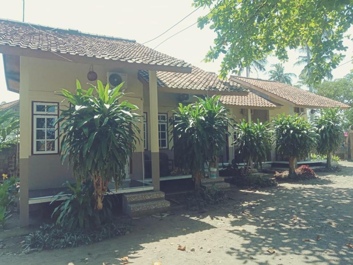 Long Beach Hotel Pangandaran Exterior foto