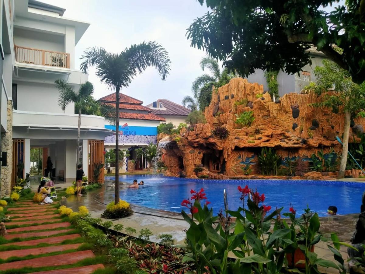 Long Beach Hotel Pangandaran Exterior foto